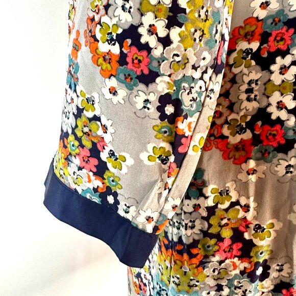 J. CREW 100% Silk Misty Fog Floral Shift Dress size 4 - Picture 4 of 8